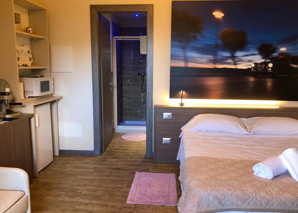 International Rooms & Apartments 시르미오네 외부 사진