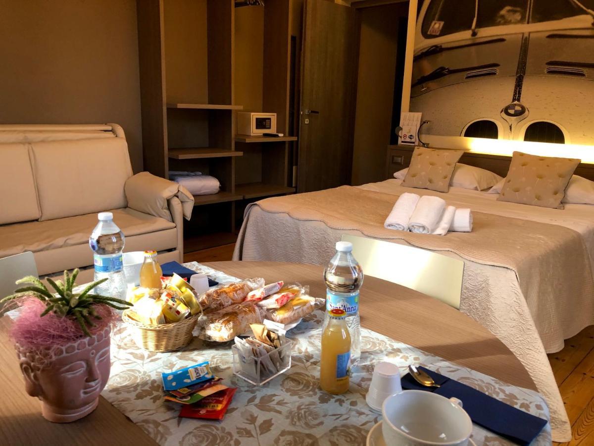 International Rooms & Apartments 시르미오네 외부 사진