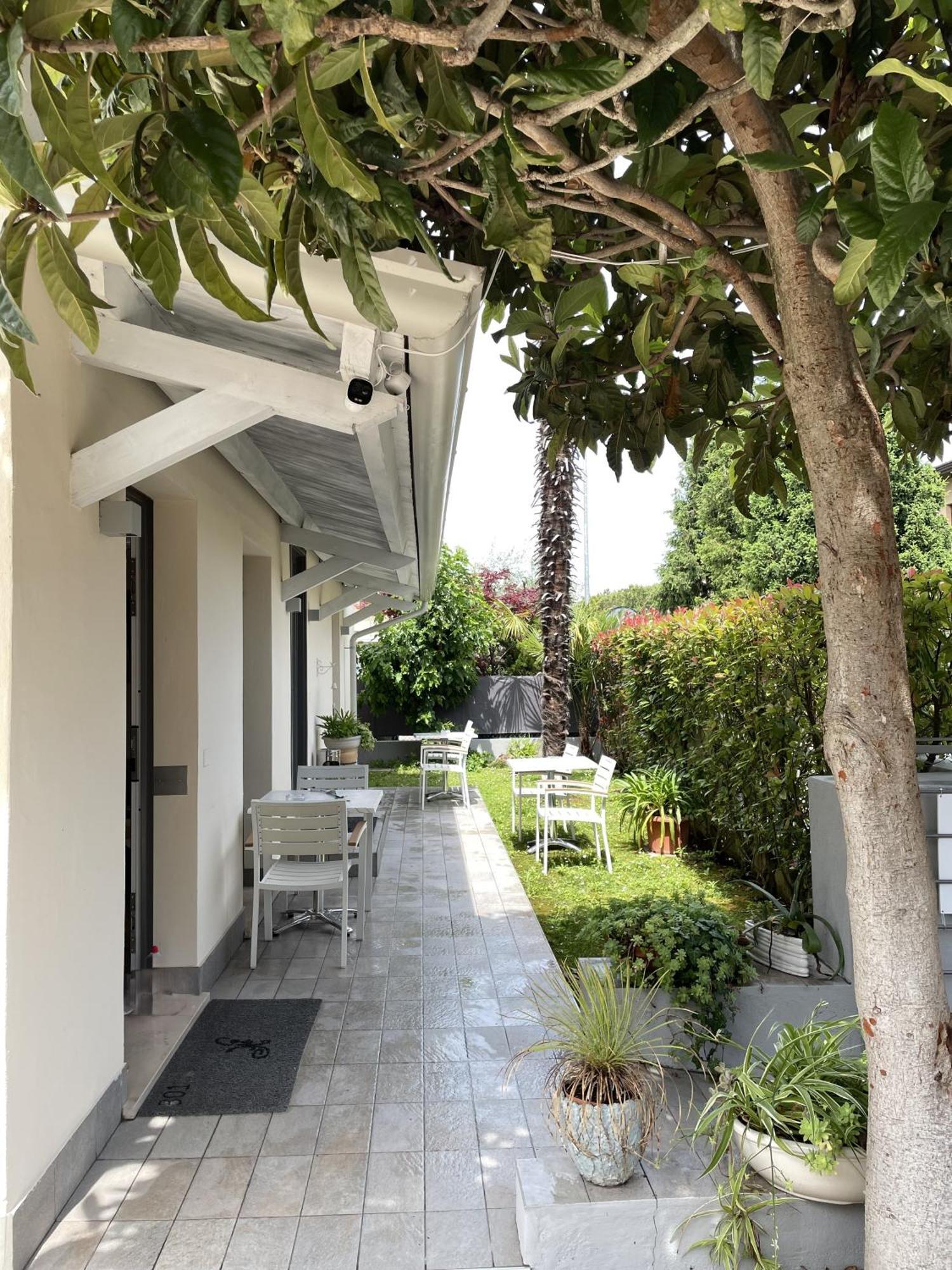 International Rooms & Apartments 시르미오네 외부 사진